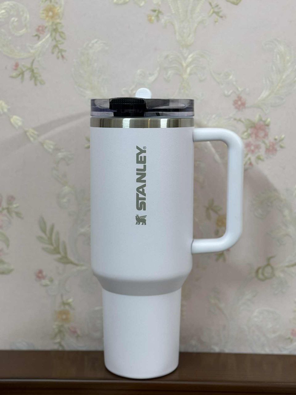 Premium Stanley Cup Pro Tour Flip Lid System and 100 percent Leak proof Design