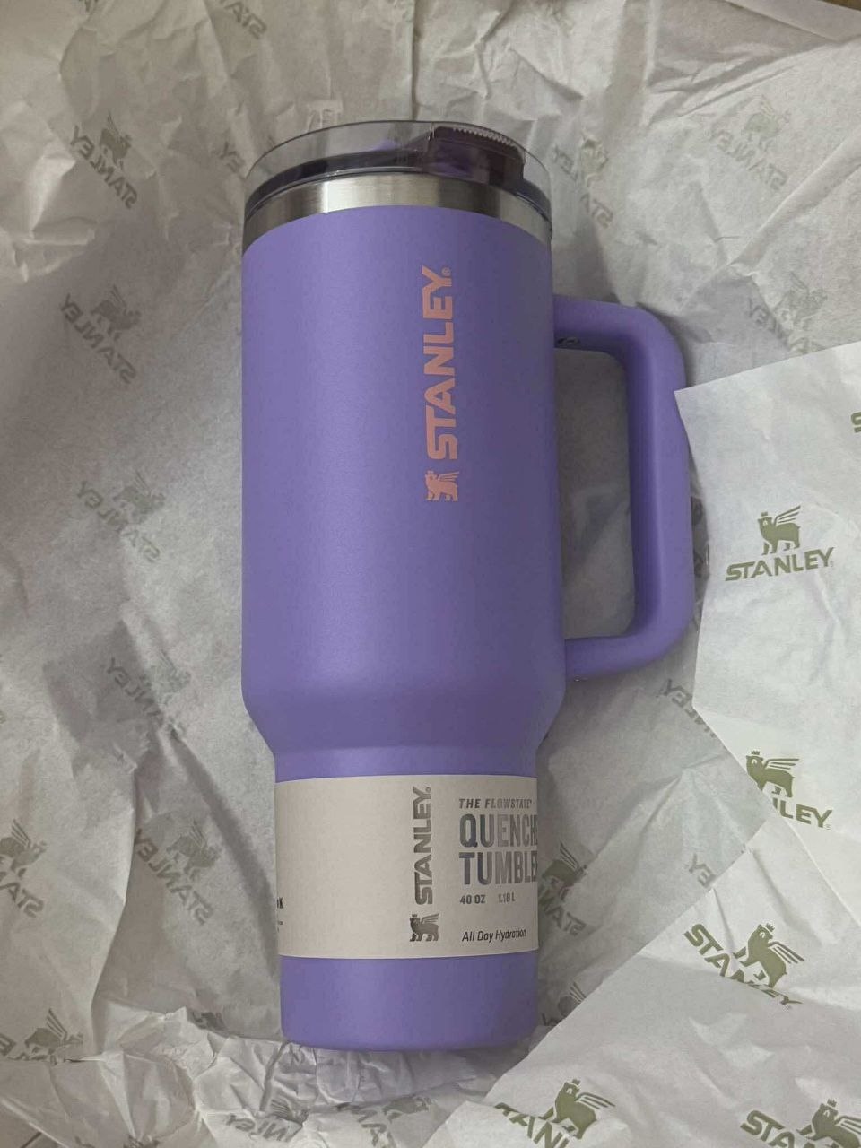 Premium Stanley Cup Pro Tour Flip Lid System and 100 percent Leak proof Design