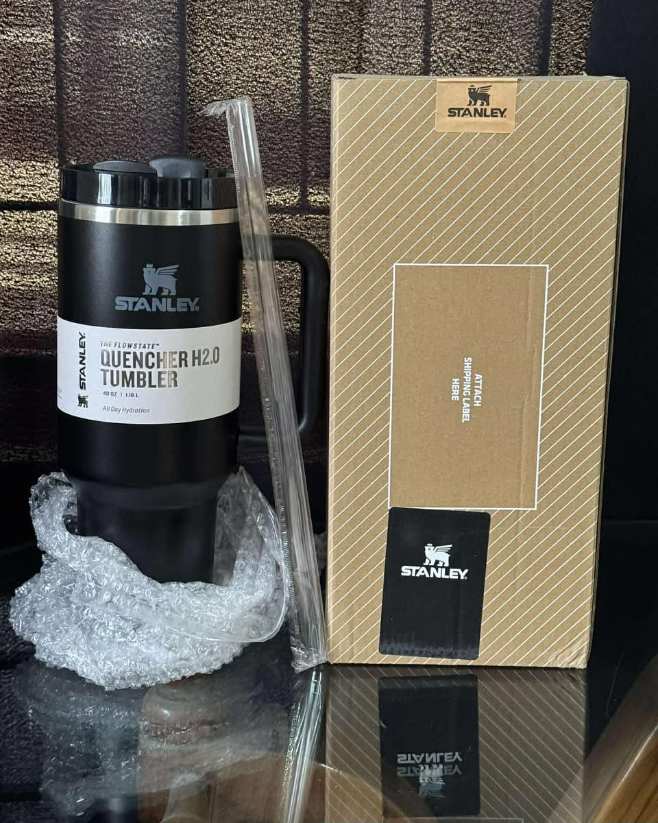 The Stanley Quencher H2.0 FlowState Tumbler