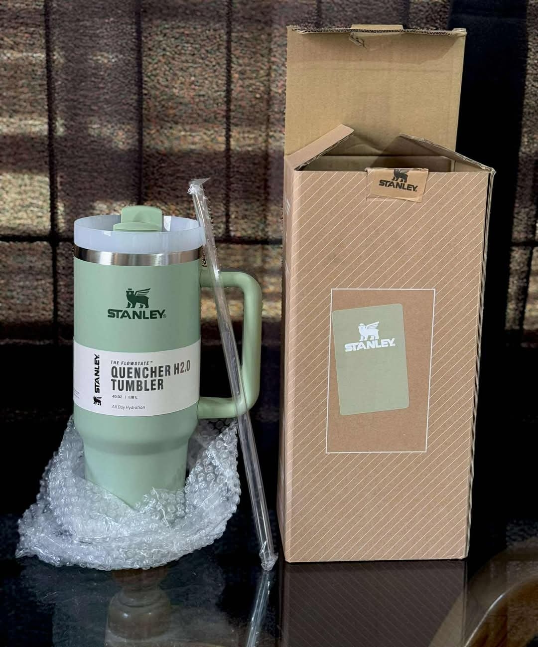 The Stanley Quencher H2.0 FlowState Tumbler