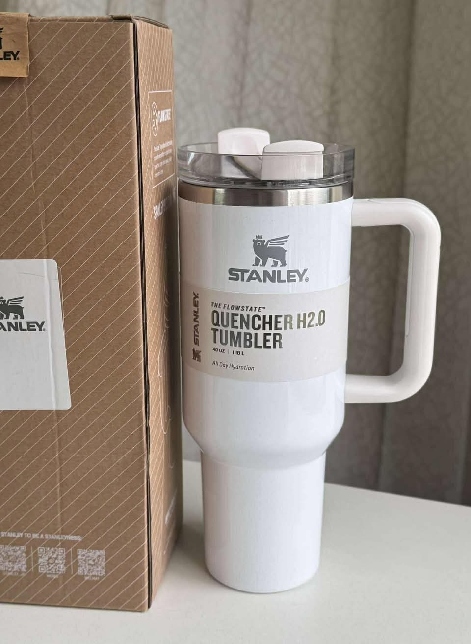 The Stanley Quencher H2.0 FlowState Tumbler