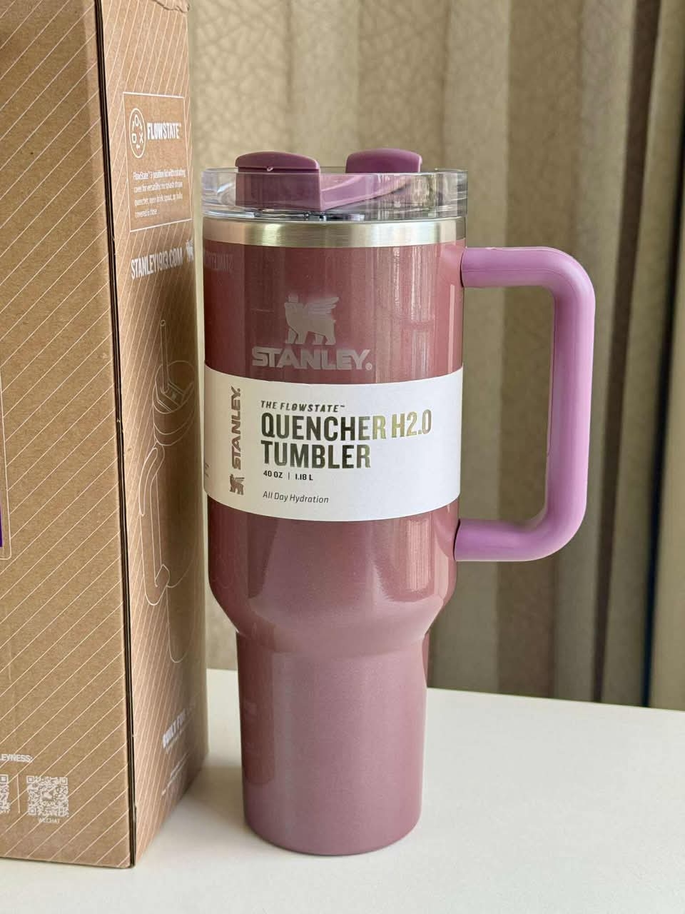 The Stanley Quencher H2.0 FlowState Tumbler