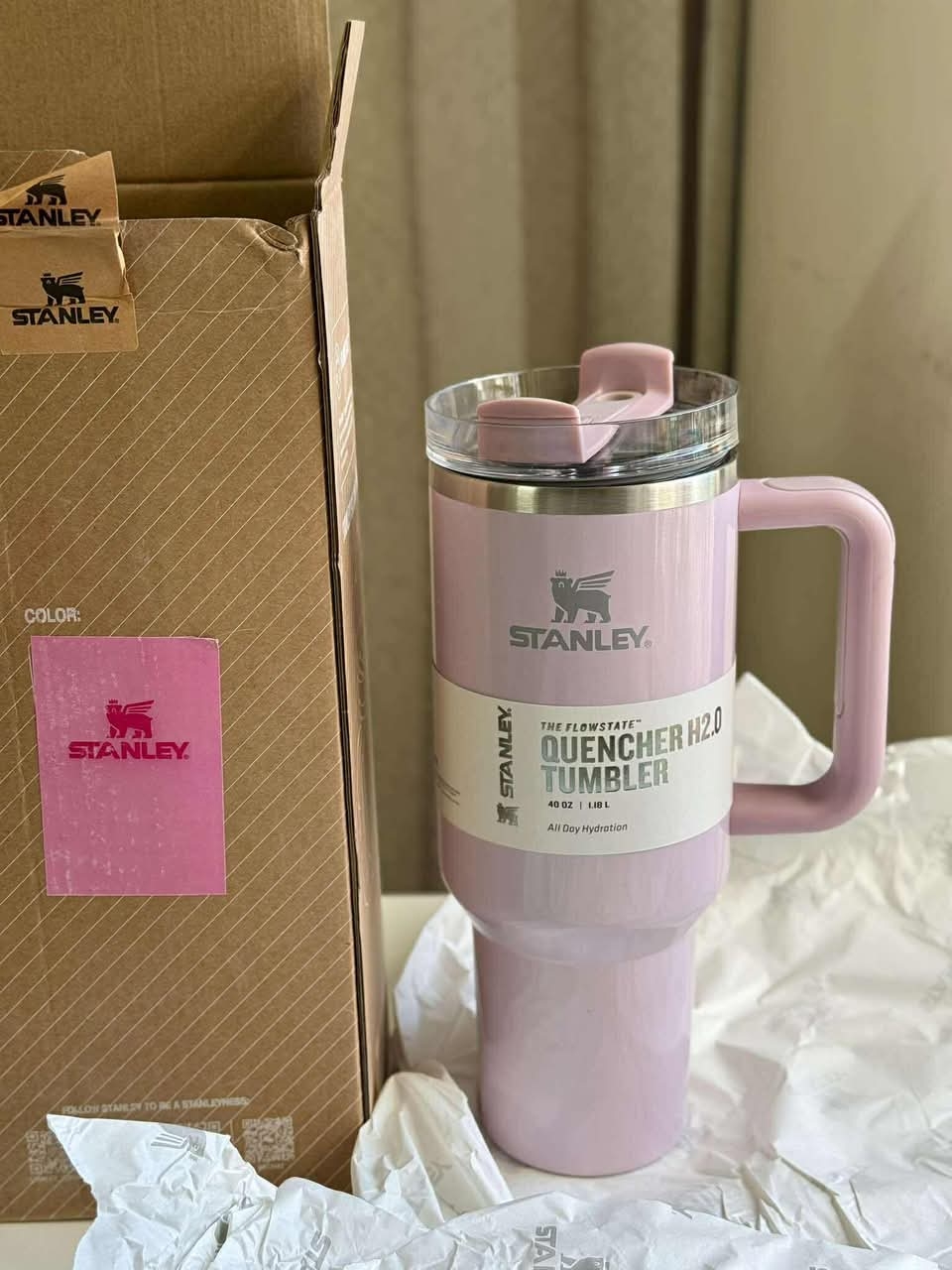 The Stanley Quencher H2.0 FlowState Tumbler